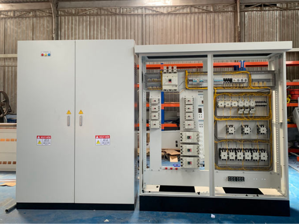 Cung cấp các thiết bị điện, biến tần, tủ điện cho các hệ thống điện nhà xưởng, điện cầu trục và tời nâng